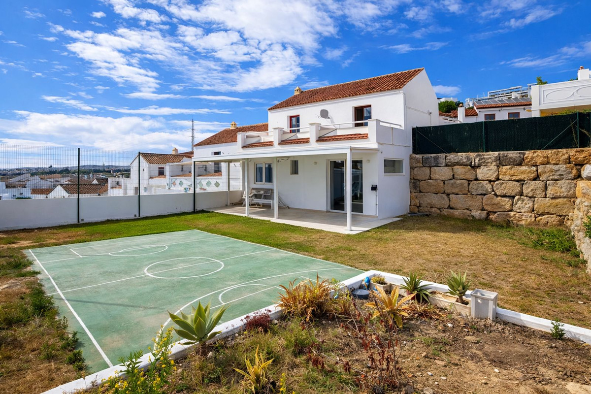 Se vende Pareada de 2 dormitorios en Costa Del Sol, Málaga, España