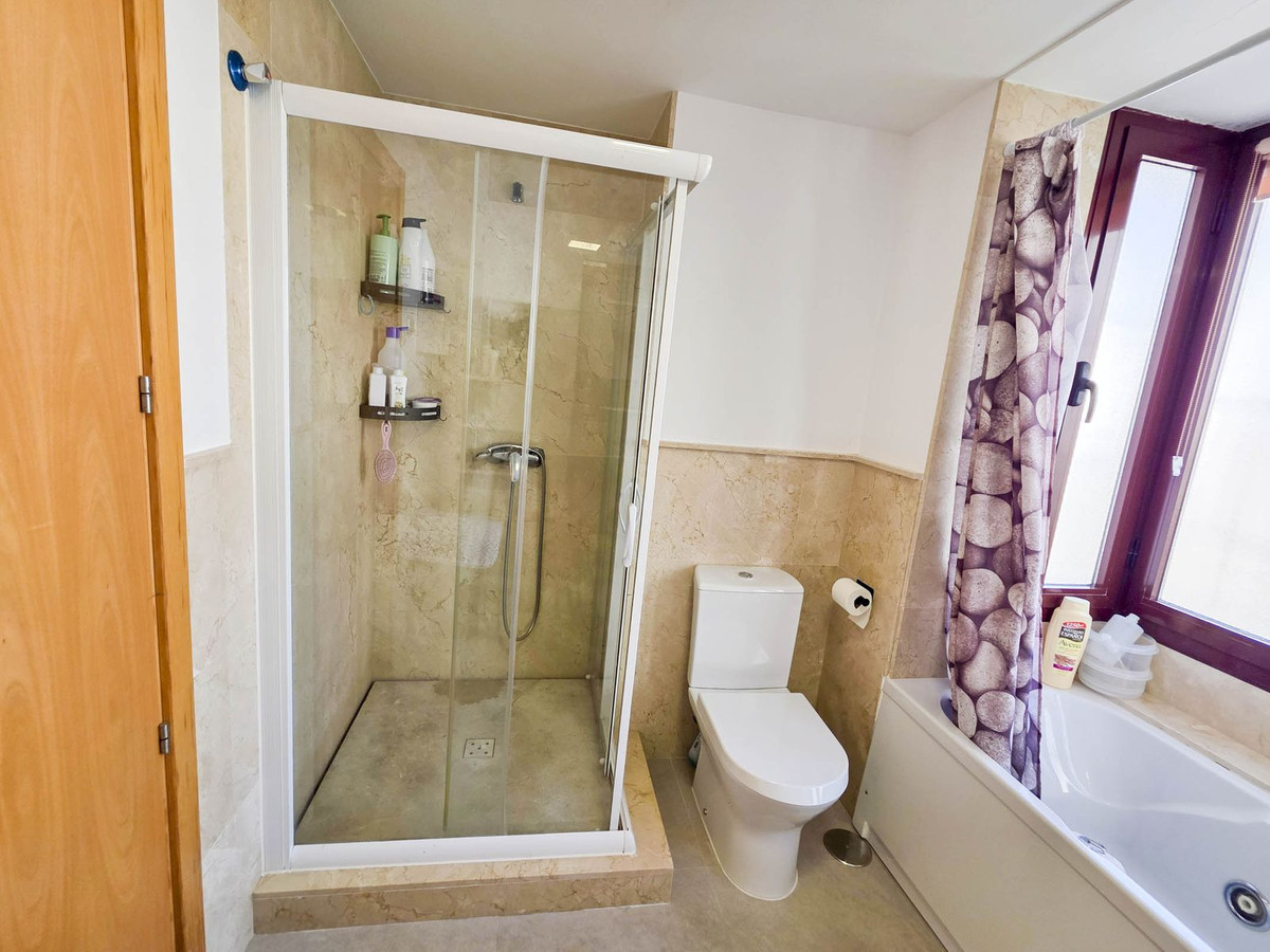Se vende Pareada de 2 dormitorios en Costa Del Sol, Málaga, España