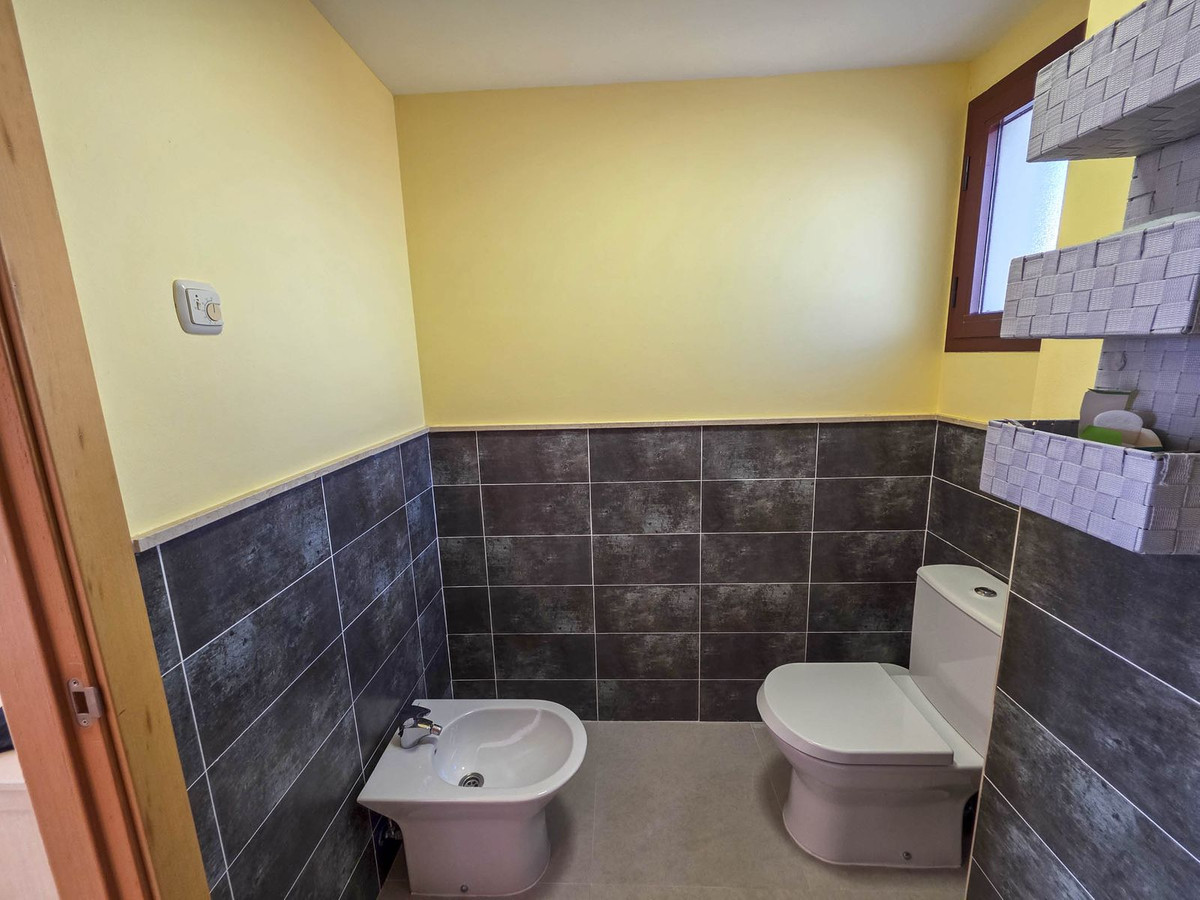 Se vende Pareada de 2 dormitorios en Costa Del Sol, Málaga, España