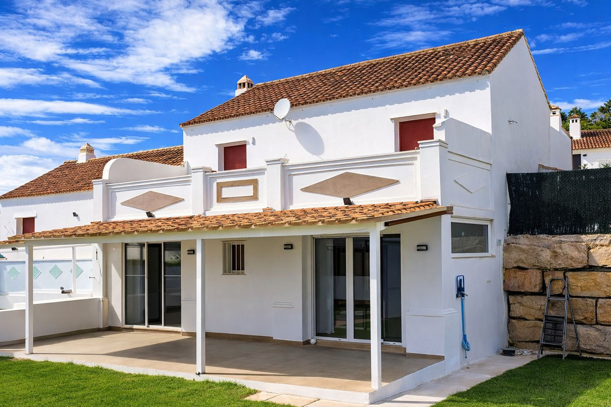 Se vende Pareada de 2 dormitorios en Costa Del Sol, Málaga, España