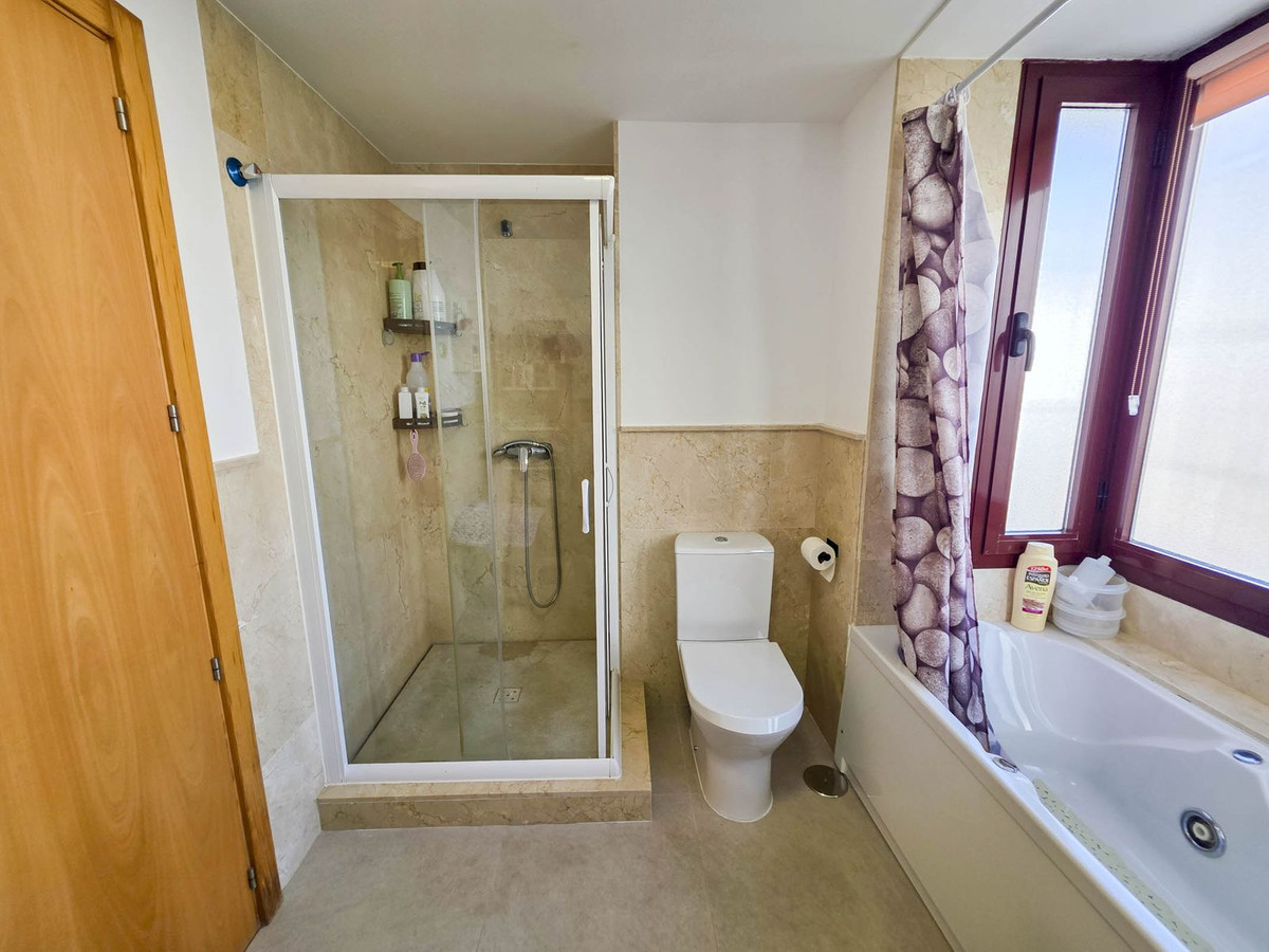 Se vende Pareada de 2 dormitorios en Costa Del Sol, Málaga, España
