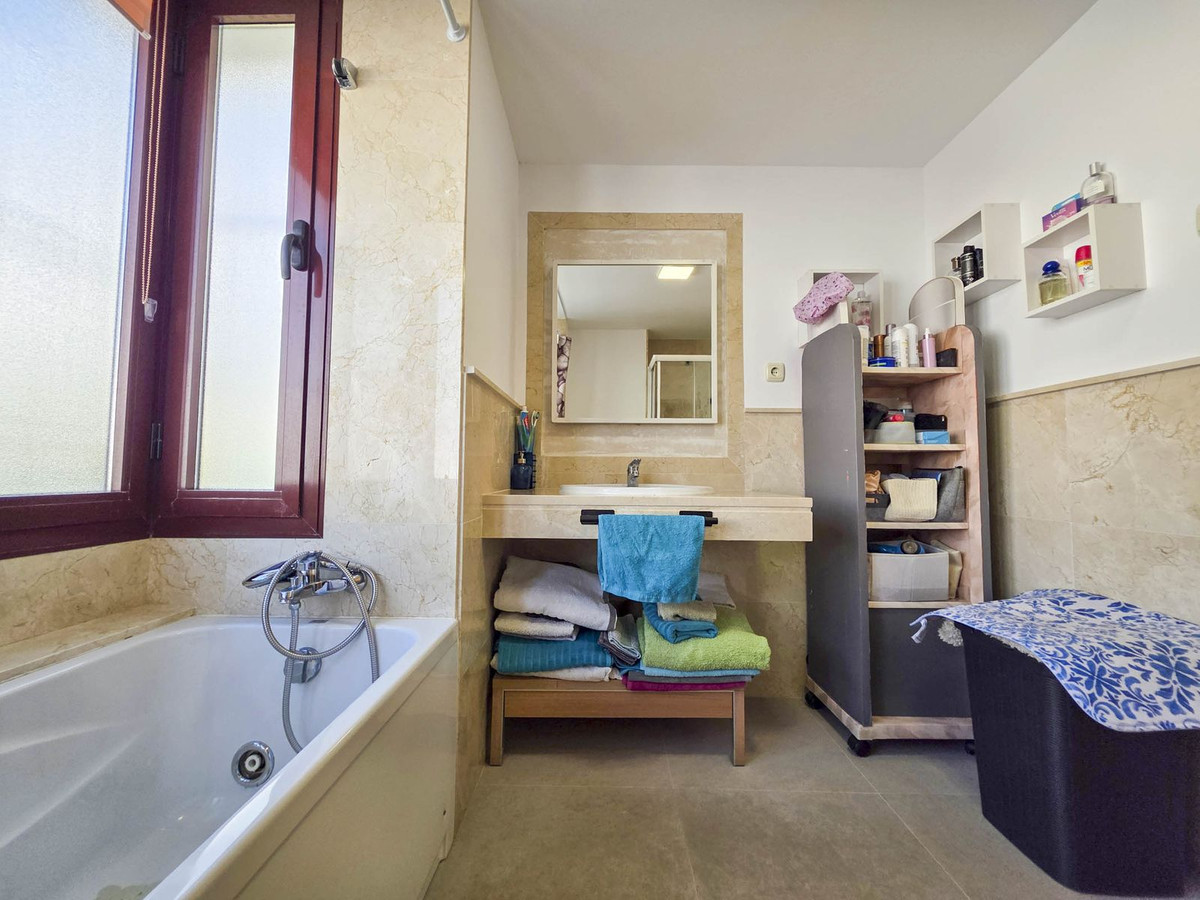 Se vende Pareada de 2 dormitorios en Costa Del Sol, Málaga, España