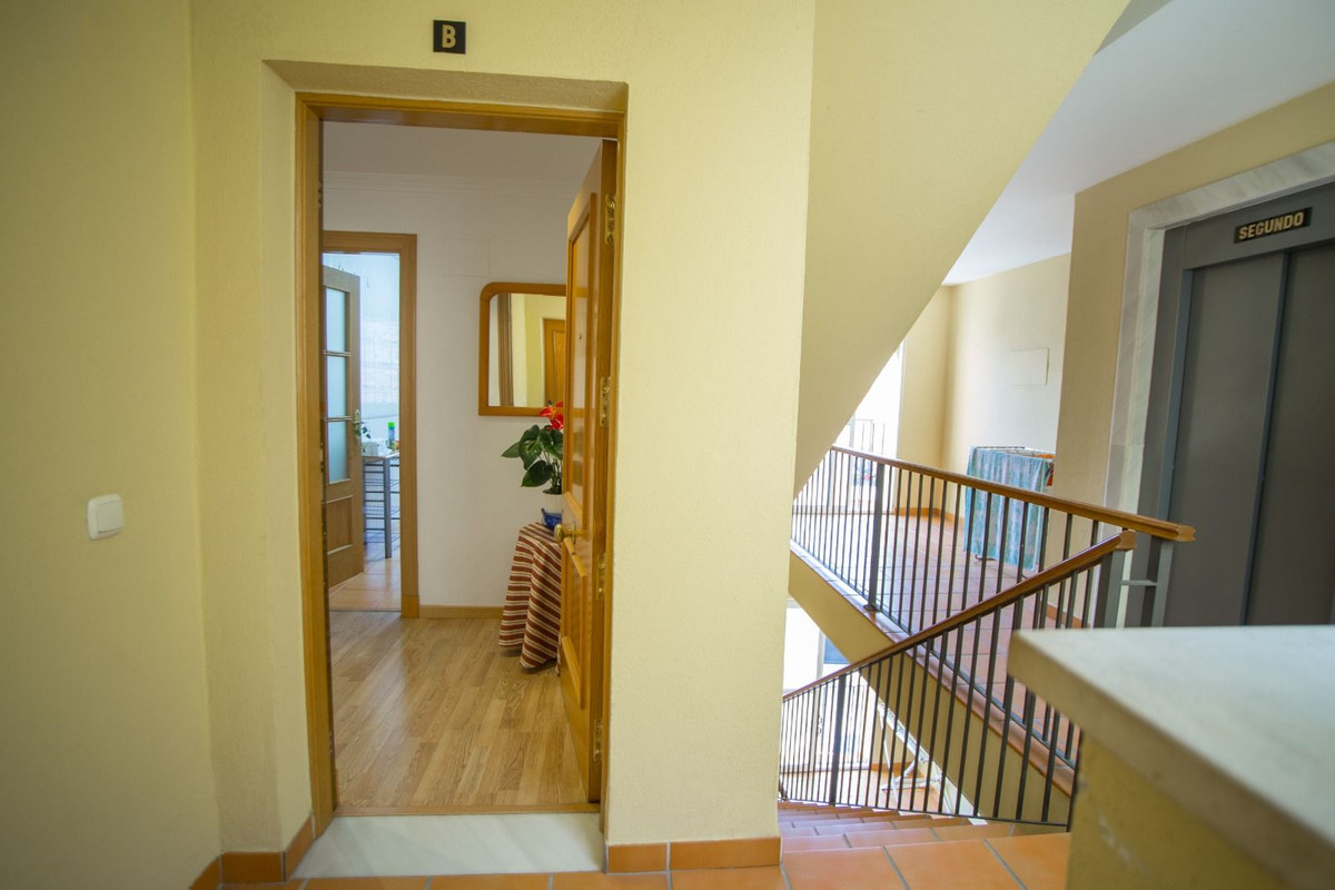 4 Bed Apartment for sale in Coín Costa Del Sol, Málaga, Spain