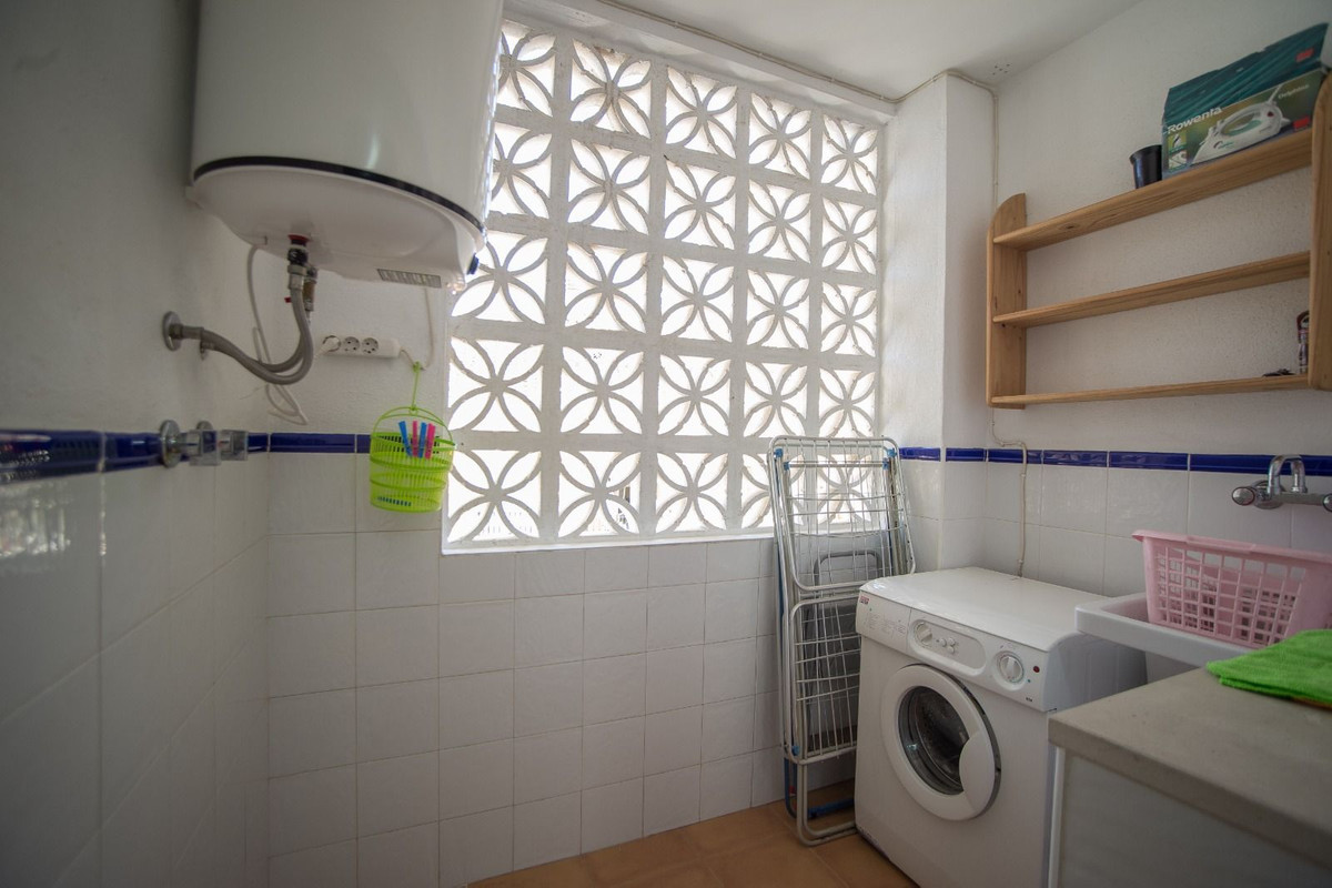 4 Bed Apartment for sale in Coín Costa Del Sol, Málaga, Spain