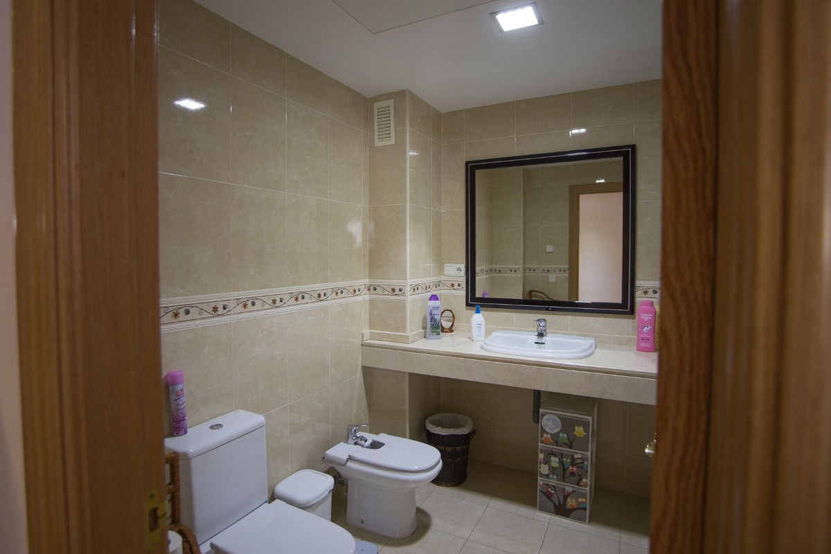 4 Bed Apartment for sale in Coín Costa Del Sol, Málaga, Spain