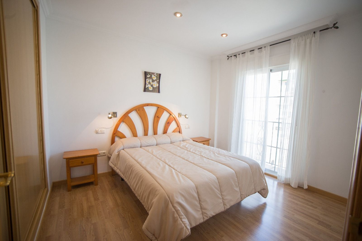 4 Bed Apartment for sale in Coín Costa Del Sol, Málaga, Spain