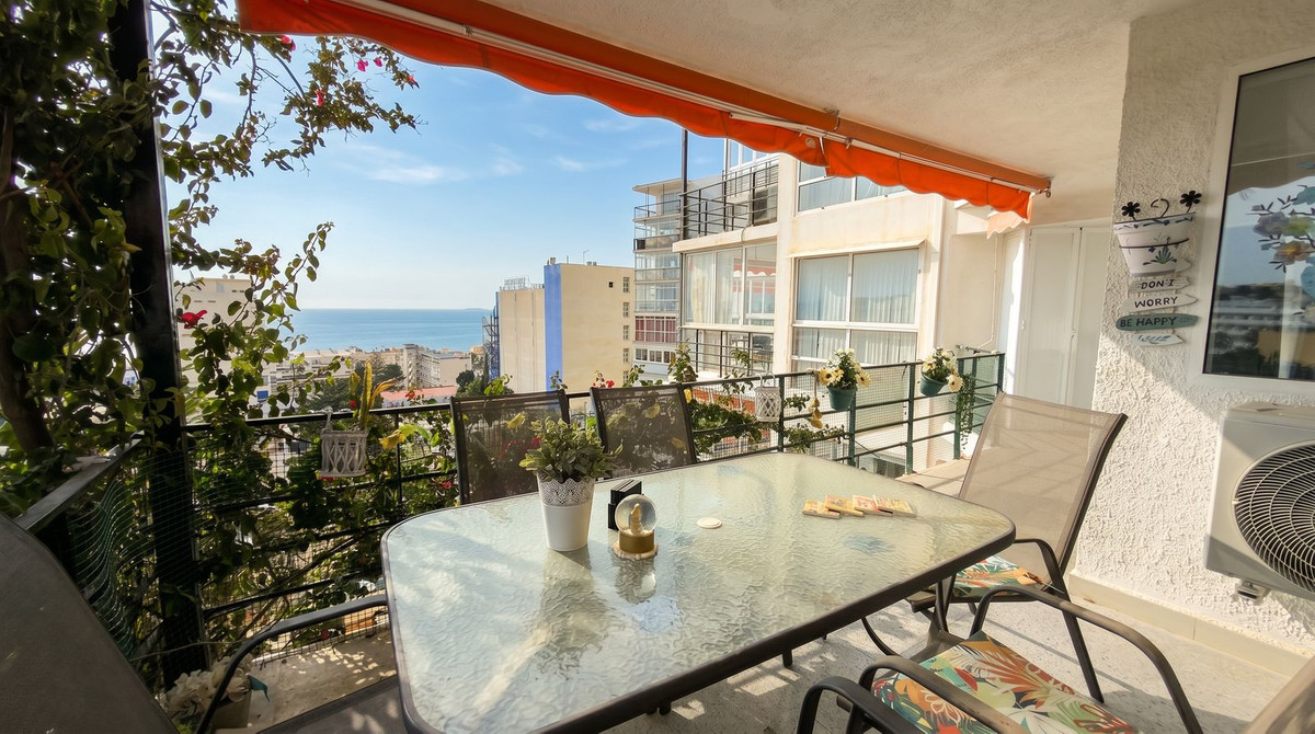 Se vende Apartamento Planta Media de 2 dormitorios en Costa Del Sol, Málaga, España