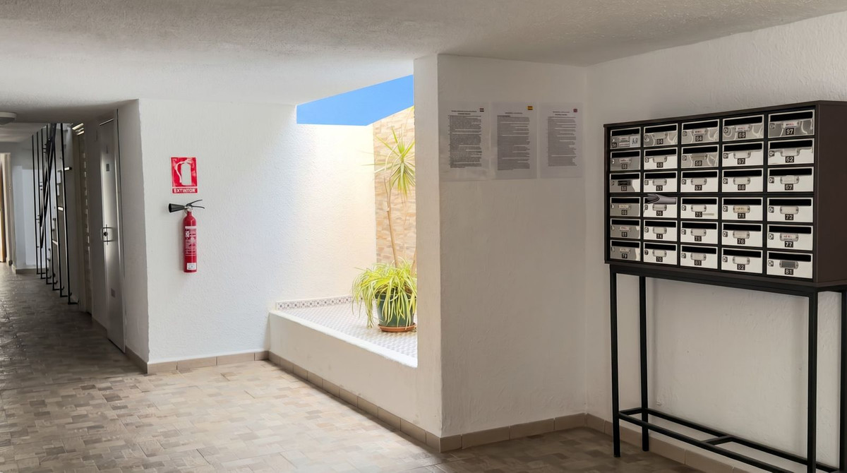 Se vende Apartamento Planta Media de 2 dormitorios en Costa Del Sol, Málaga, España