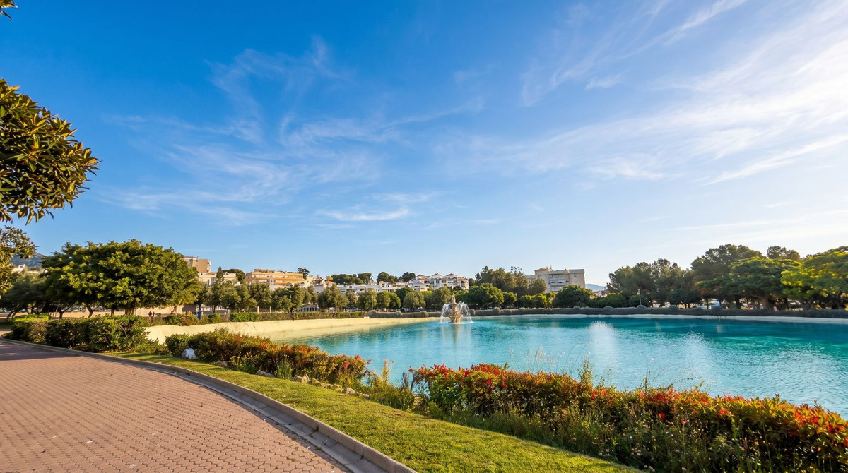 Se vende Apartamento Planta Media de 2 dormitorios en Costa Del Sol, Málaga, España