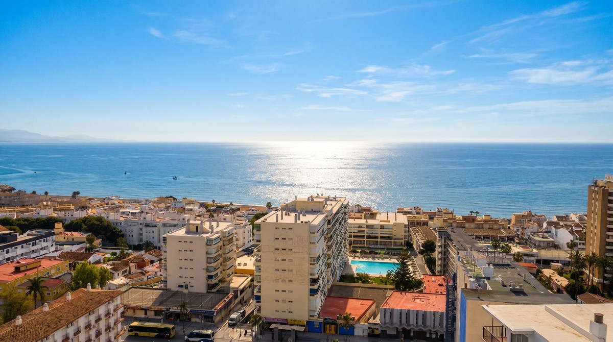 Se vende Apartamento Planta Media de 2 dormitorios en Costa Del Sol, Málaga, España