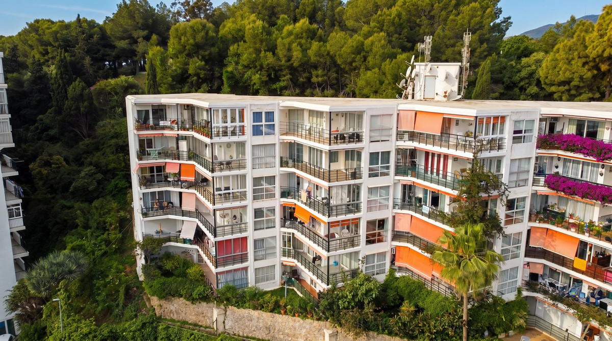 Se vende Apartamento Planta Media de 2 dormitorios en Costa Del Sol, Málaga, España