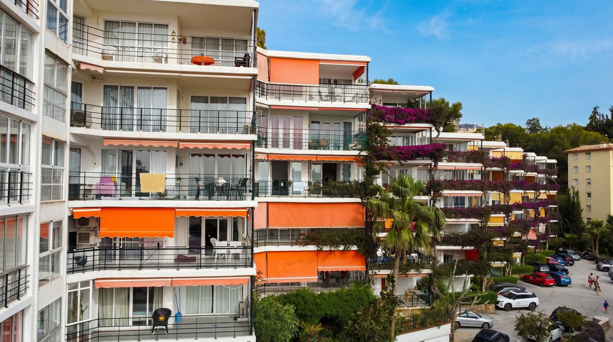 Se vende Apartamento Planta Media de 2 dormitorios en Costa Del Sol, Málaga, España