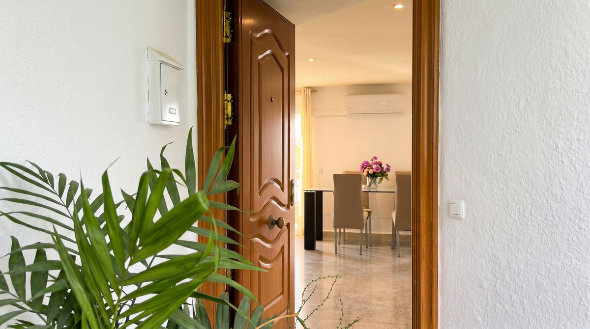 Se vende Apartamento Planta Media de 2 dormitorios en Costa Del Sol, Málaga, España