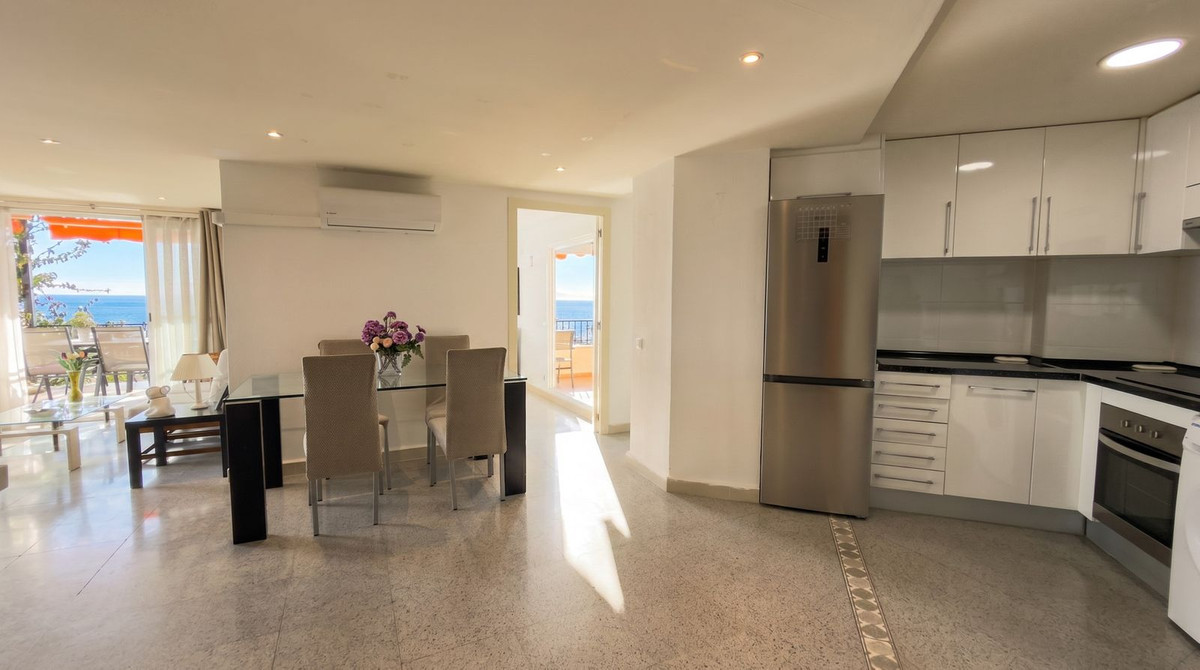 Se vende Apartamento Planta Media de 2 dormitorios en Costa Del Sol, Málaga, España
