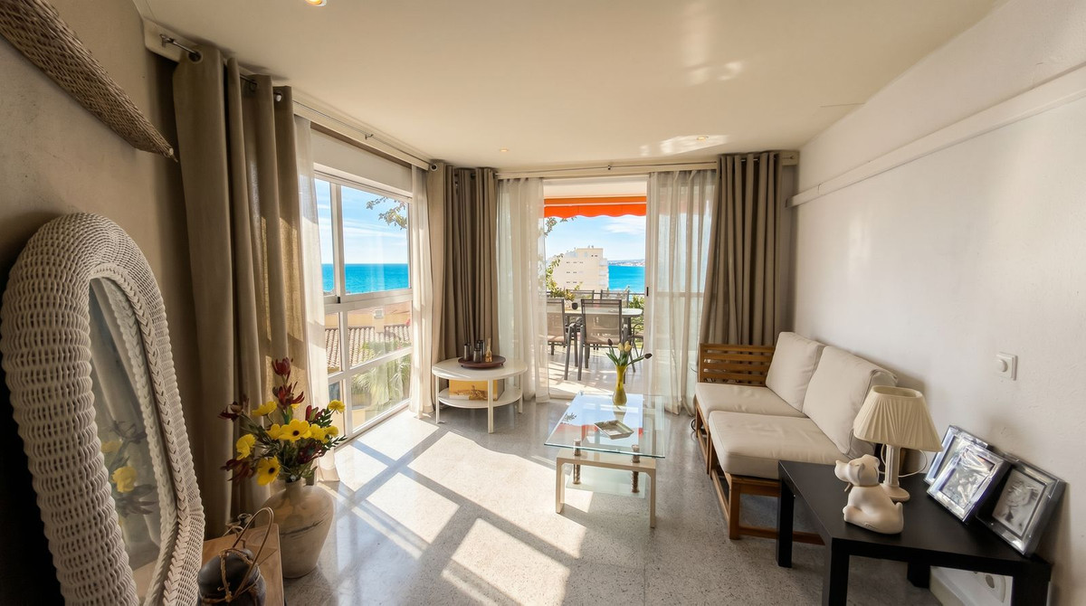 Se vende Apartamento Planta Media de 2 dormitorios en Costa Del Sol, Málaga, España