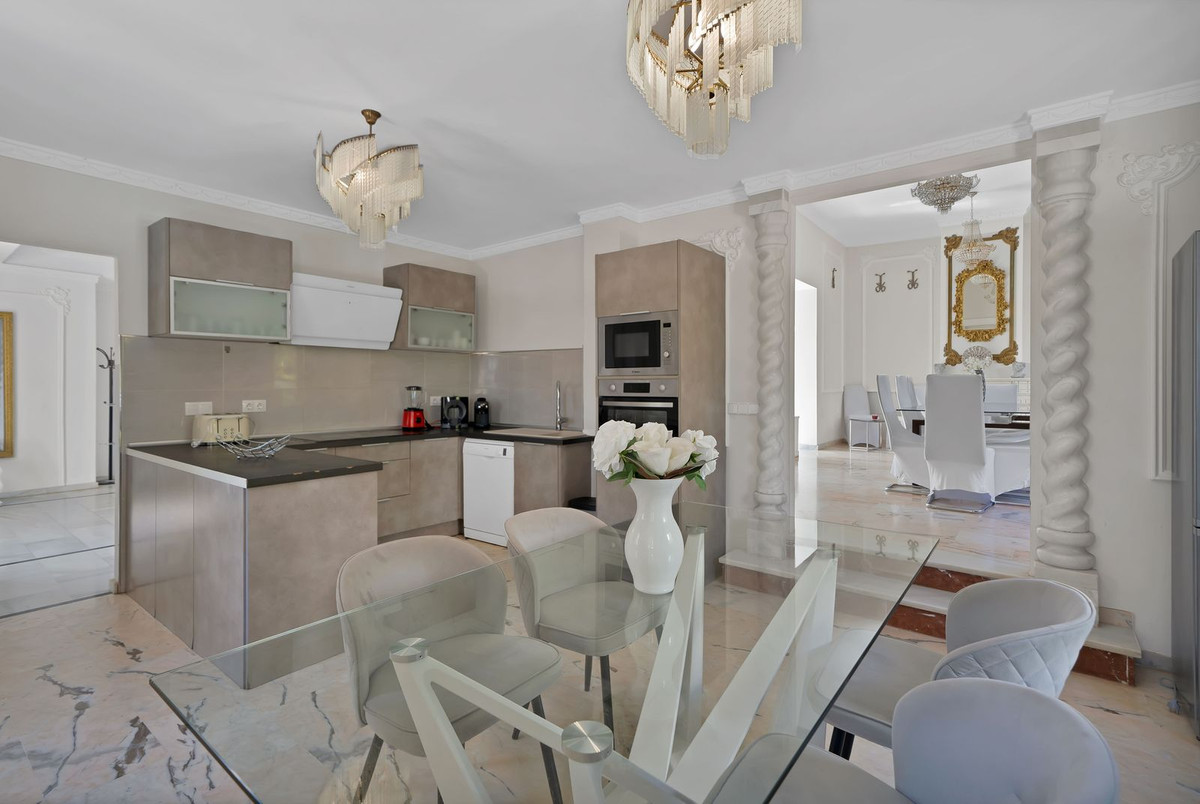10 Bed Townhouse for sale in Marbella Costa Del Sol, Málaga, Spain