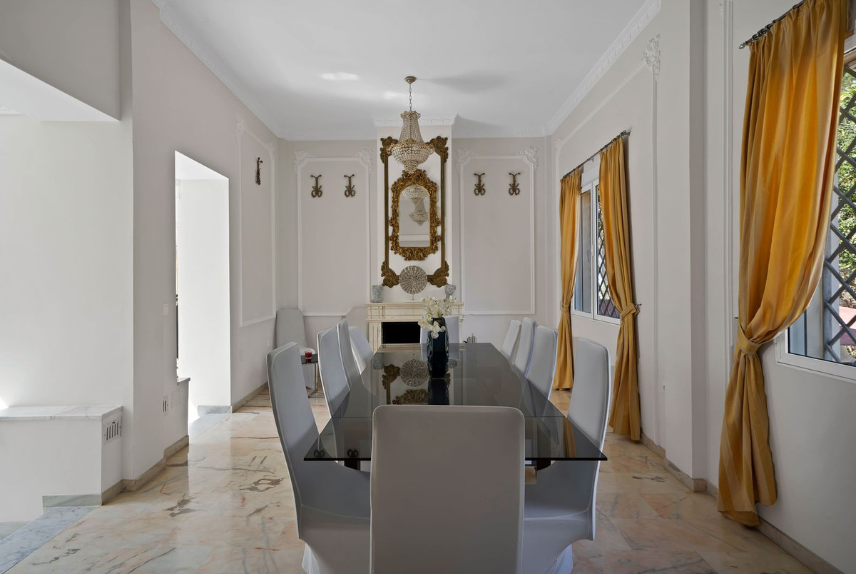10 Bed Townhouse for sale in Marbella Costa Del Sol, Málaga, Spain