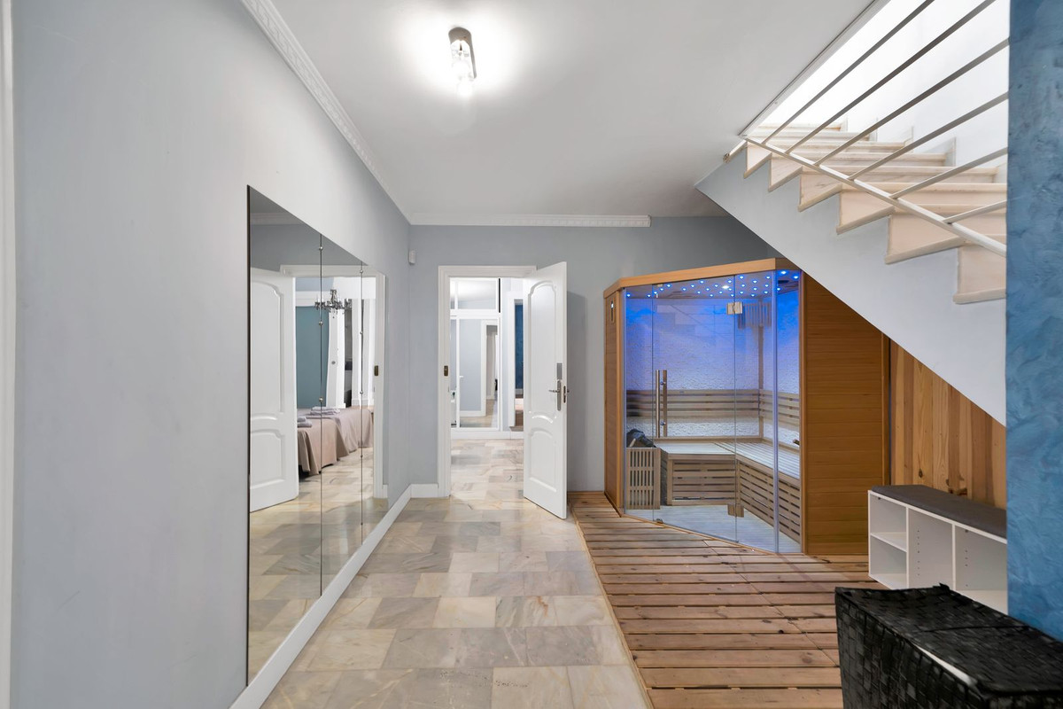 10 Bed Townhouse for sale in Marbella Costa Del Sol, Málaga, Spain