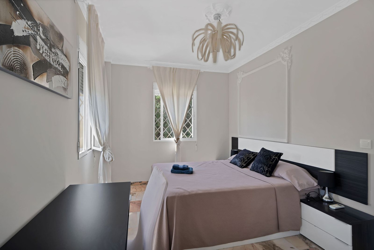 10 Bed Townhouse for sale in Marbella Costa Del Sol, Málaga, Spain