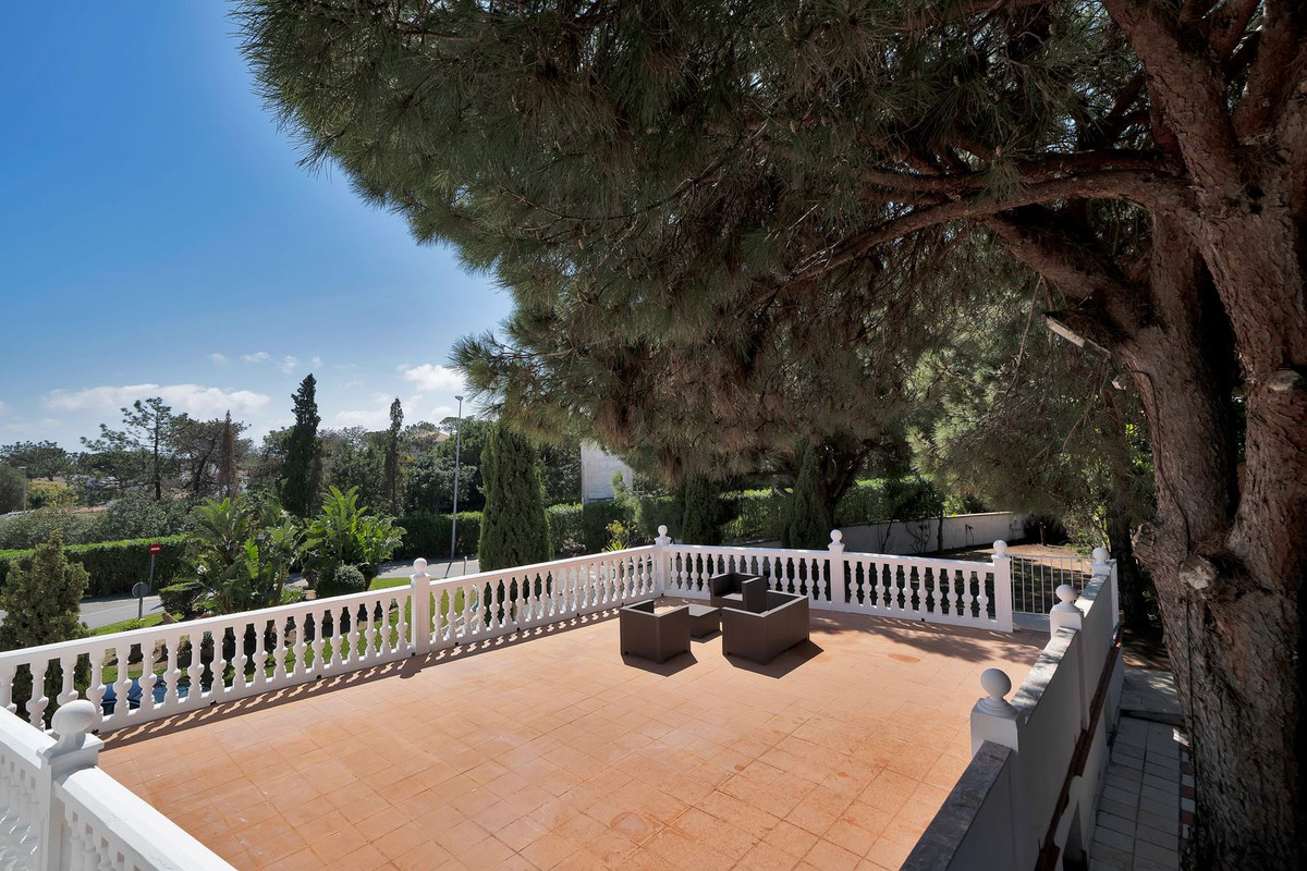 10 Bed Townhouse for sale in Marbella Costa Del Sol, Málaga, Spain