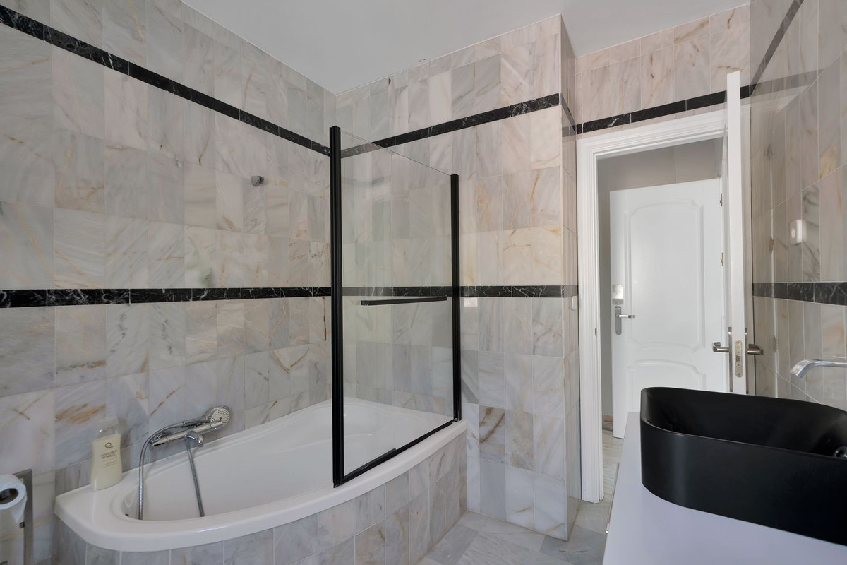 10 Bed Townhouse for sale in Marbella Costa Del Sol, Málaga, Spain