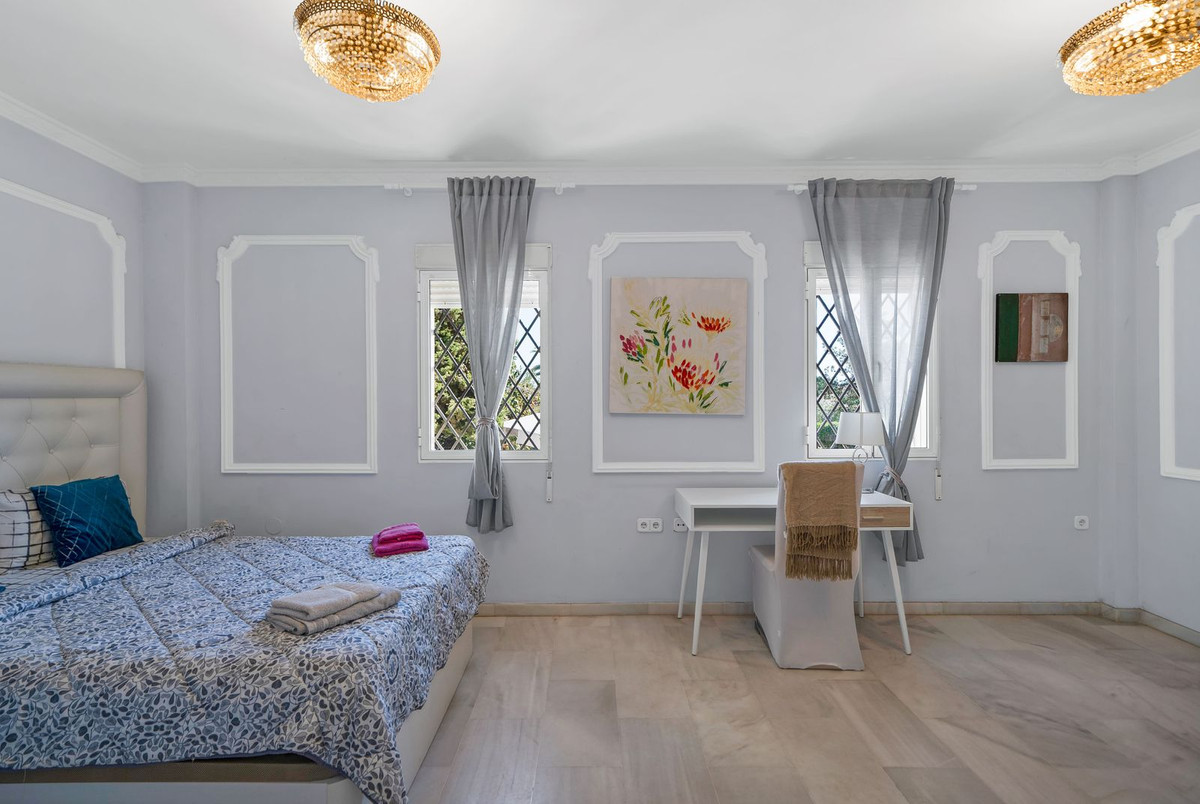 10 Bed Townhouse for sale in Marbella Costa Del Sol, Málaga, Spain