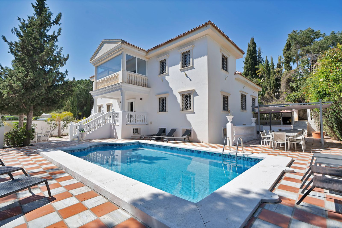 10 Bed Townhouse for sale in Marbella Costa Del Sol, Málaga, Spain