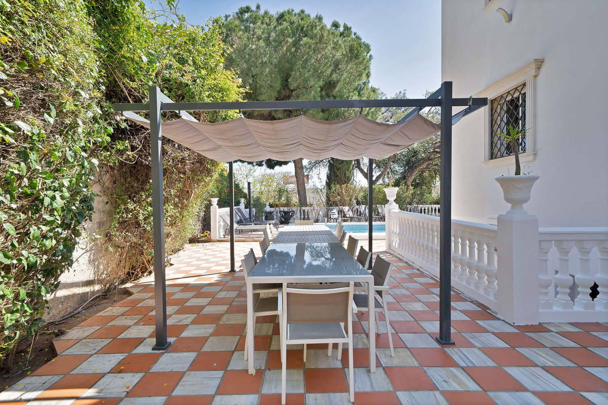 10 Bed Townhouse for sale in Marbella Costa Del Sol, Málaga, Spain