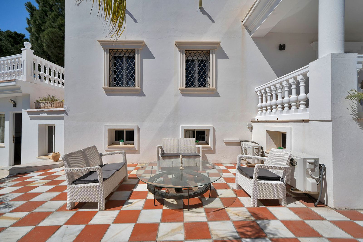 10 Bed Townhouse for sale in Marbella Costa Del Sol, Málaga, Spain