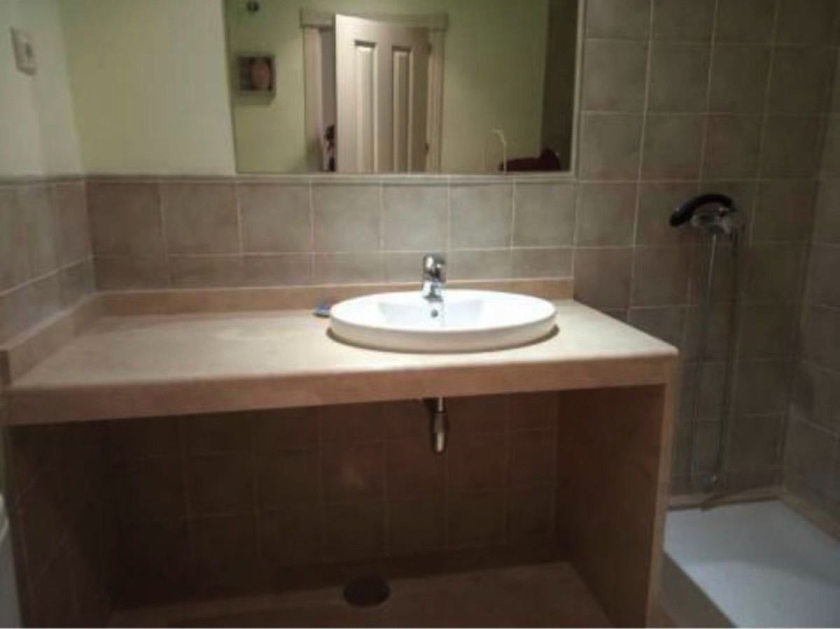 2 Bed Apartment for sale in Estepona Costa Del Sol, Málaga, Spain