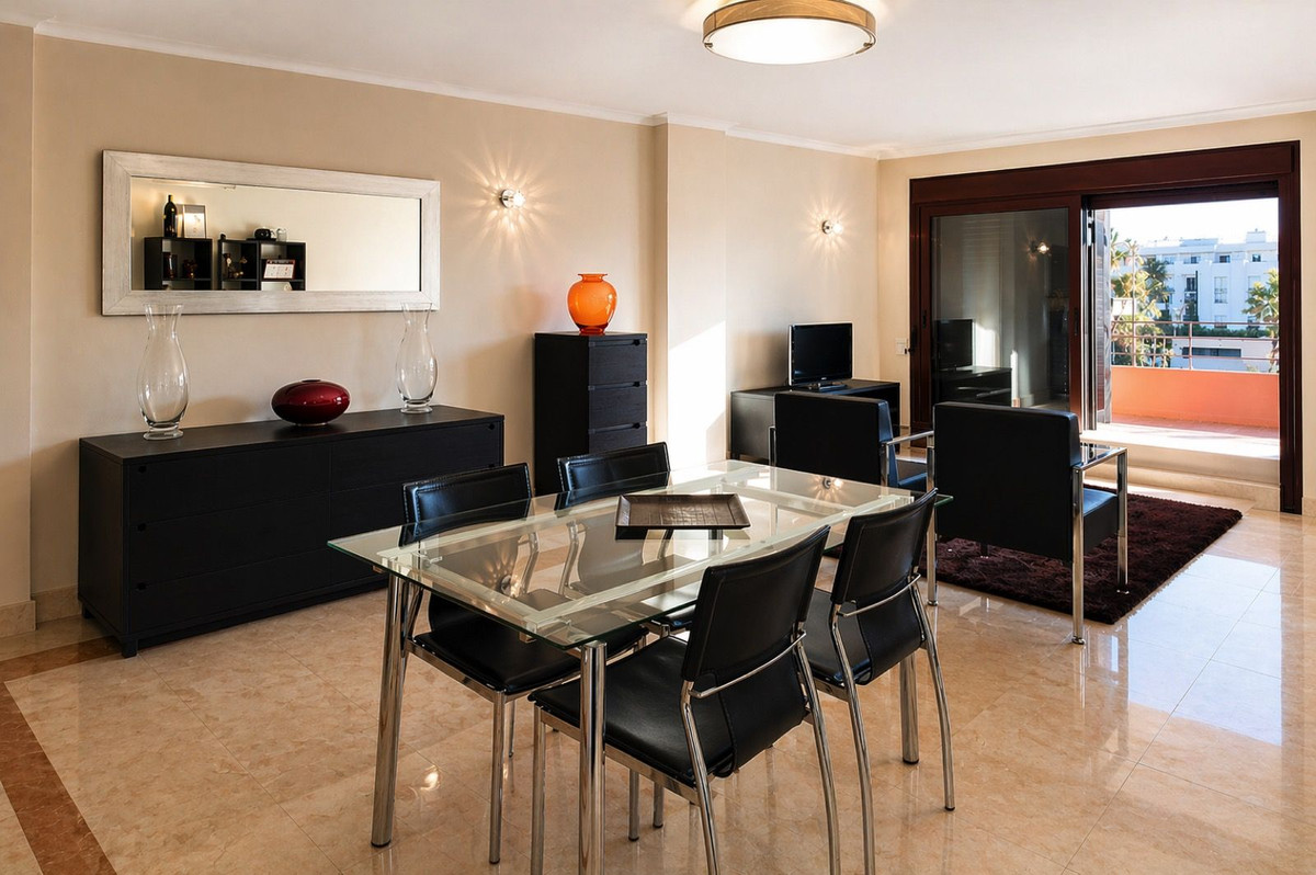 2 Bed Apartment for sale in Estepona Costa Del Sol, Málaga, Spain