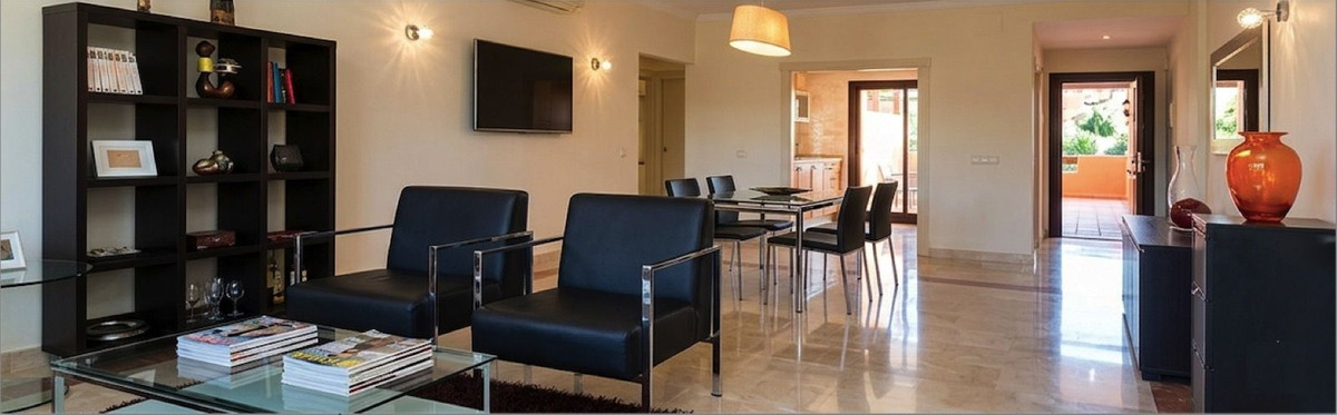 2 Bed Apartment for sale in Estepona Costa Del Sol, Málaga, Spain