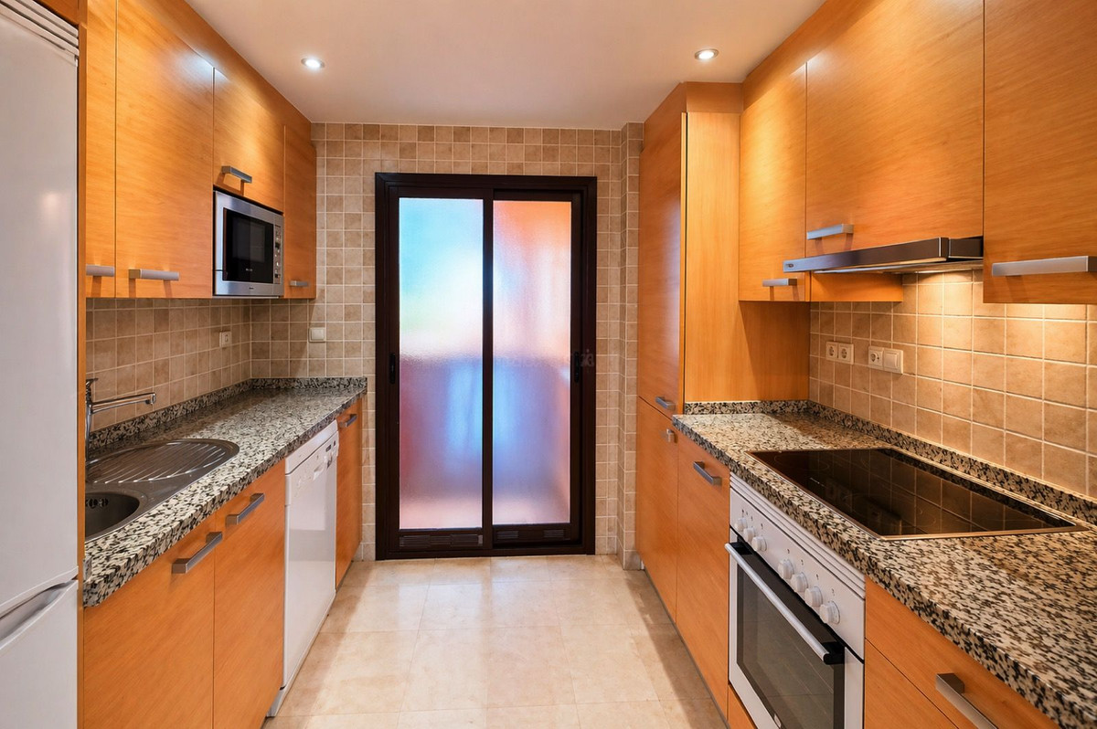 2 Bed Apartment for sale in Estepona Costa Del Sol, Málaga, Spain
