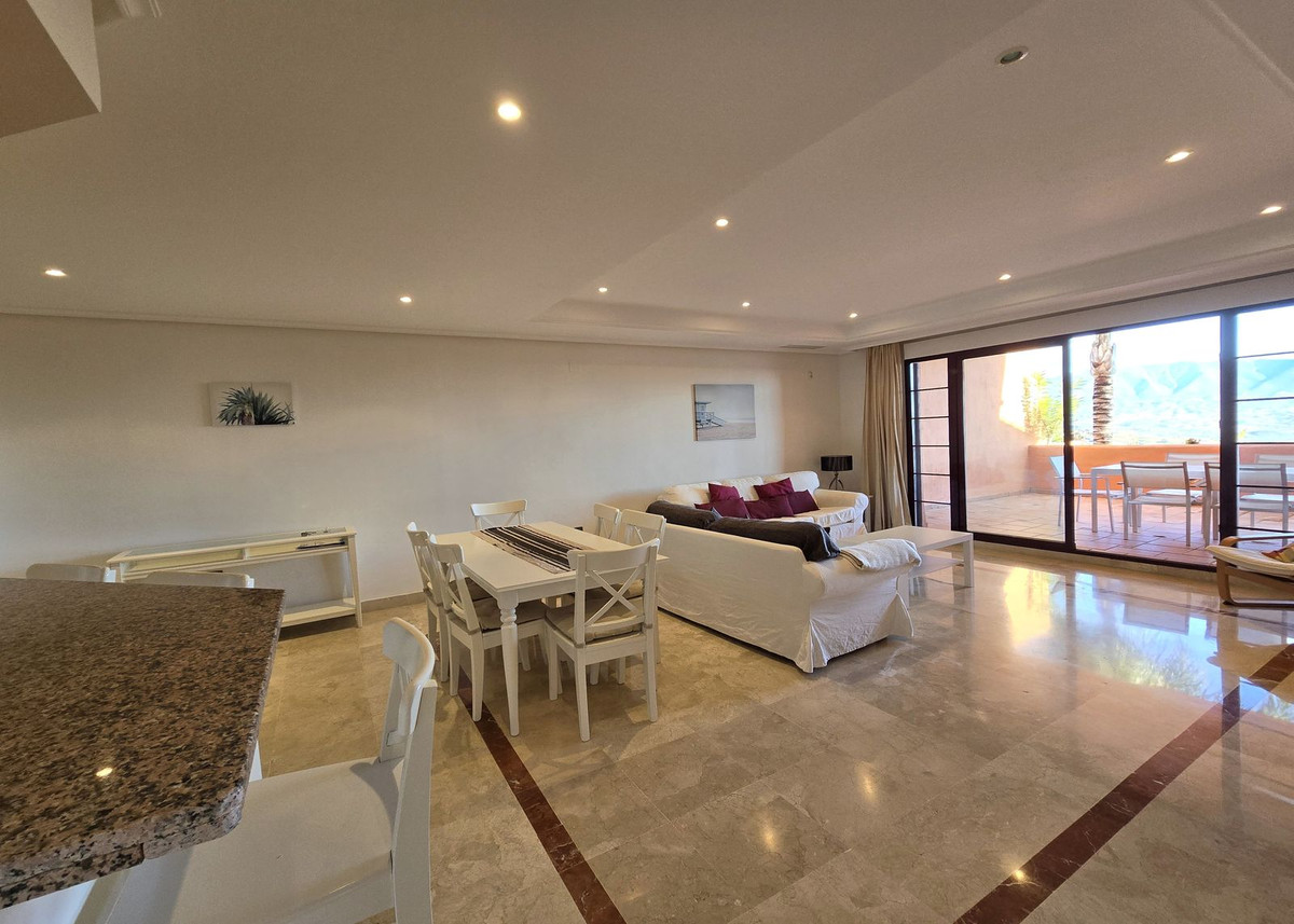Se vende Apartamento Planta Media de 2 dormitorios en Costa Del Sol, Málaga, España