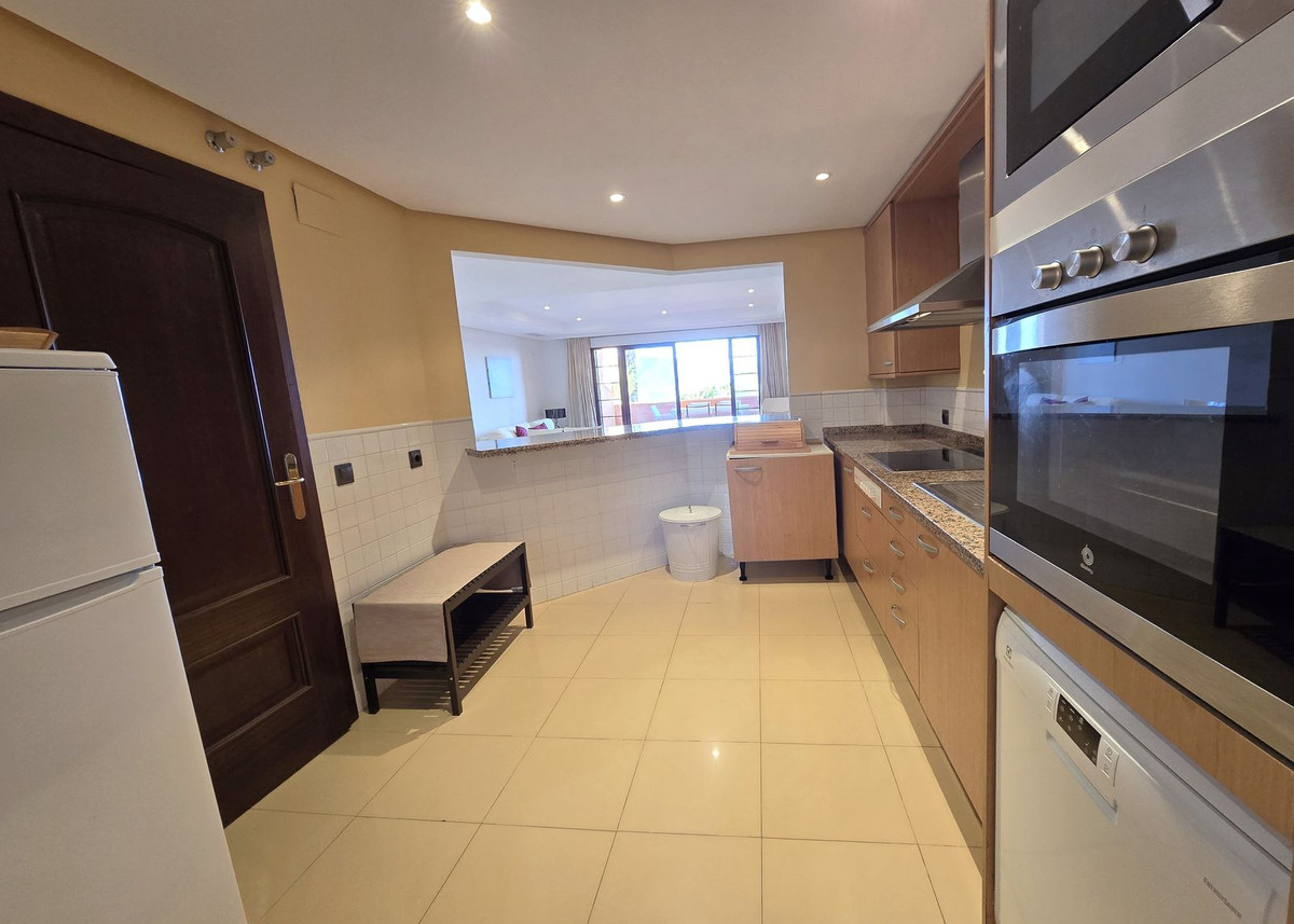 Se vende Apartamento Planta Media de 2 dormitorios en Costa Del Sol, Málaga, España