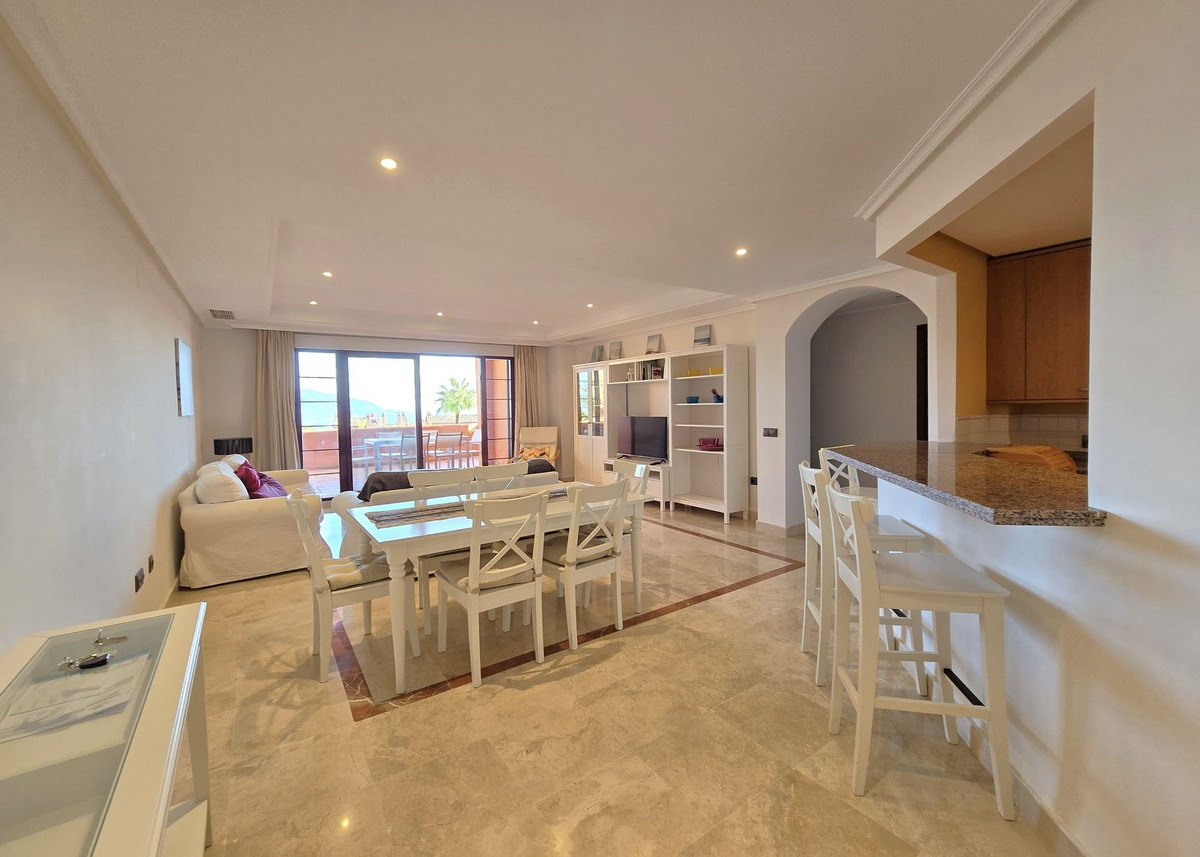 Se vende Apartamento Planta Media de 2 dormitorios en Costa Del Sol, Málaga, España