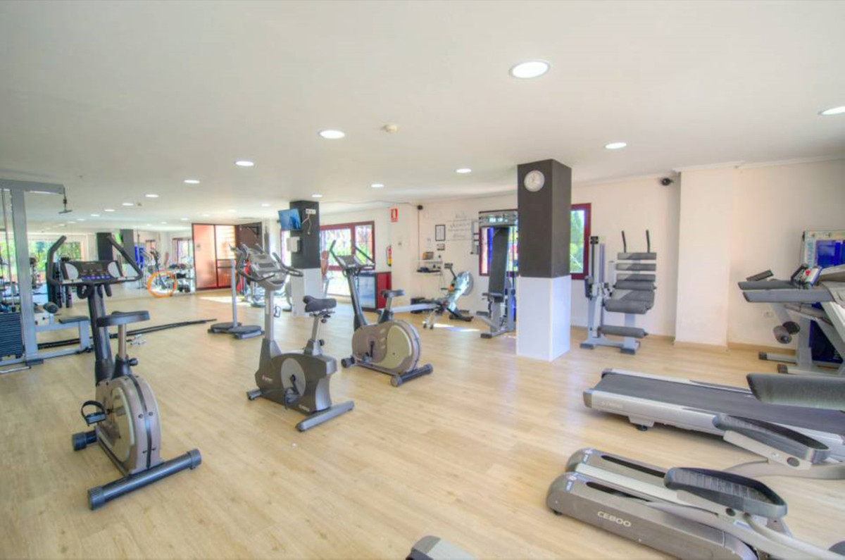 Se vende Apartamento Planta Media de 2 dormitorios en Costa Del Sol, Málaga, España