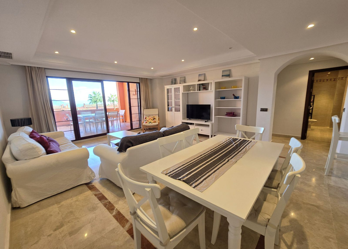 Se vende Apartamento Planta Media de 2 dormitorios en Costa Del Sol, Málaga, España