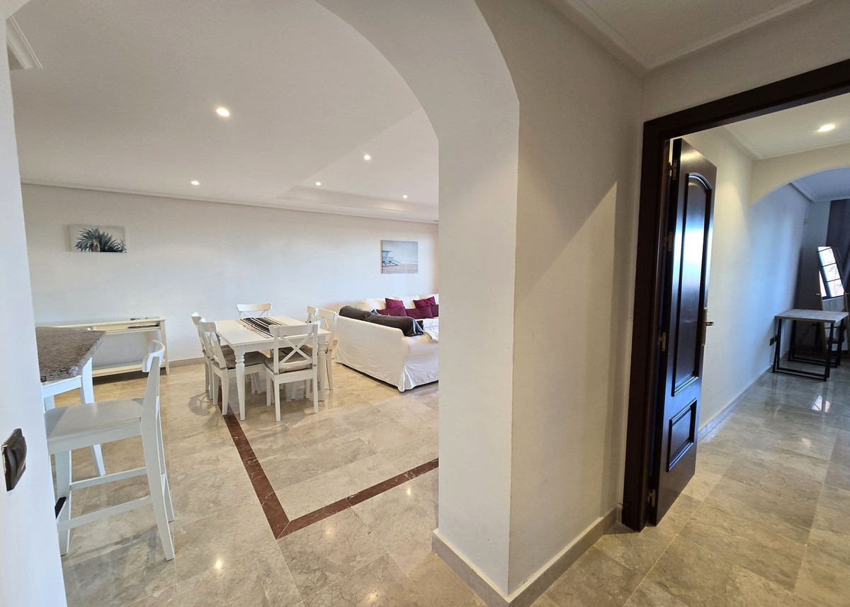 Se vende Apartamento Planta Media de 2 dormitorios en Costa Del Sol, Málaga, España