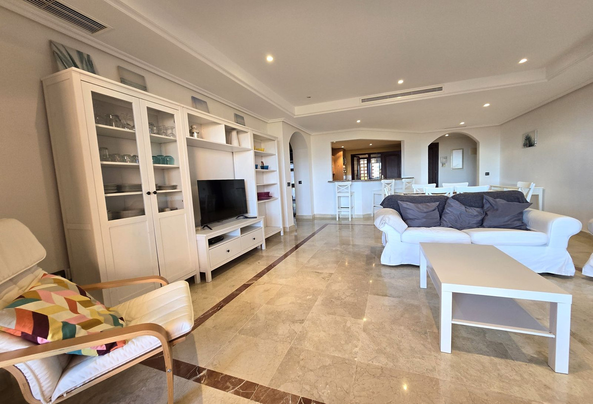 Se vende Apartamento Planta Media de 2 dormitorios en Costa Del Sol, Málaga, España