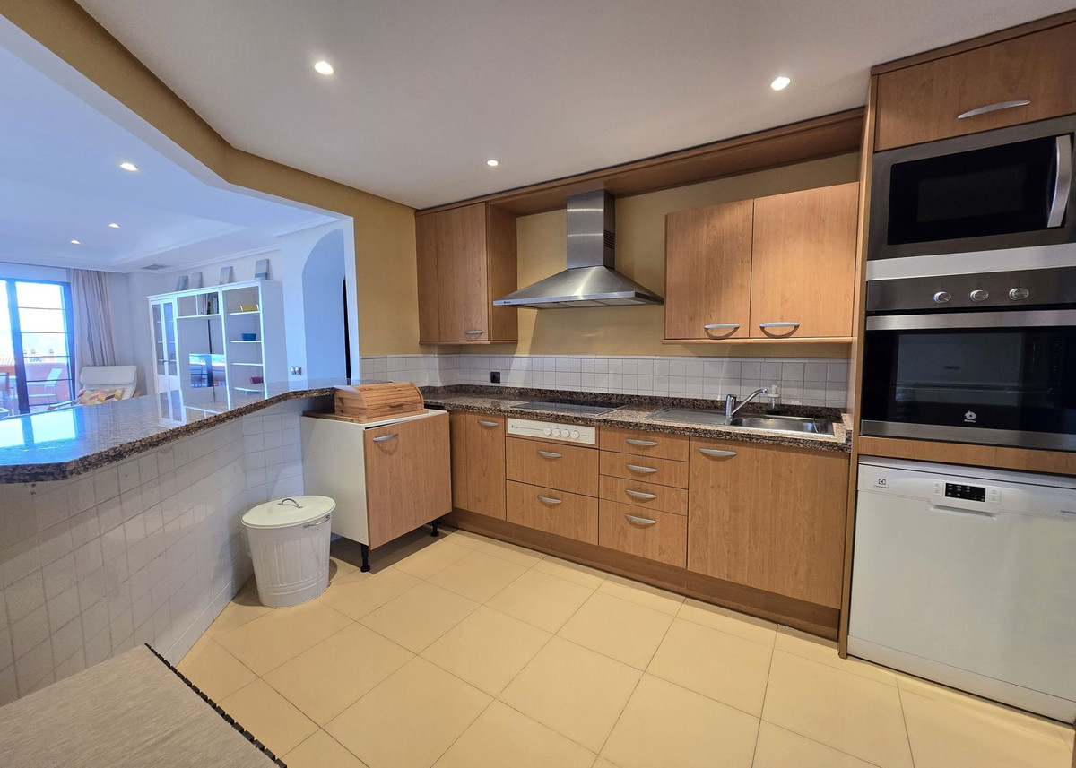 Se vende Apartamento Planta Media de 2 dormitorios en Costa Del Sol, Málaga, España