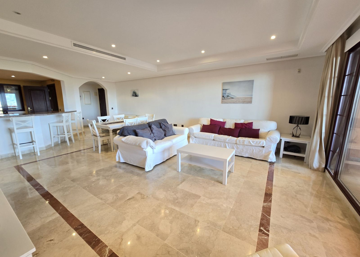 Se vende Apartamento Planta Media de 2 dormitorios en Costa Del Sol, Málaga, España