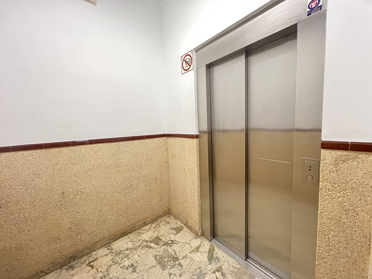 2 Bed Apartment for sale in Estepona Costa Del Sol, Málaga, Spain