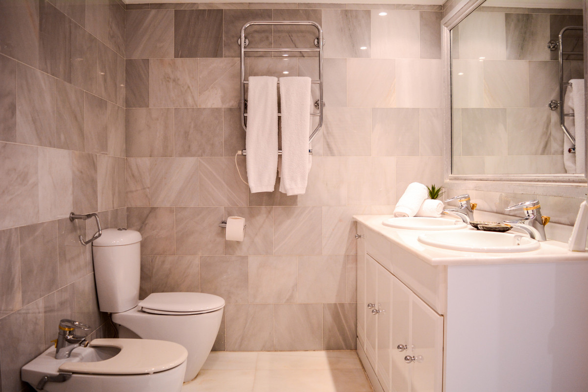 2 Bed Apartment for sale in Puerto Banús Costa Del Sol, Málaga, Spain