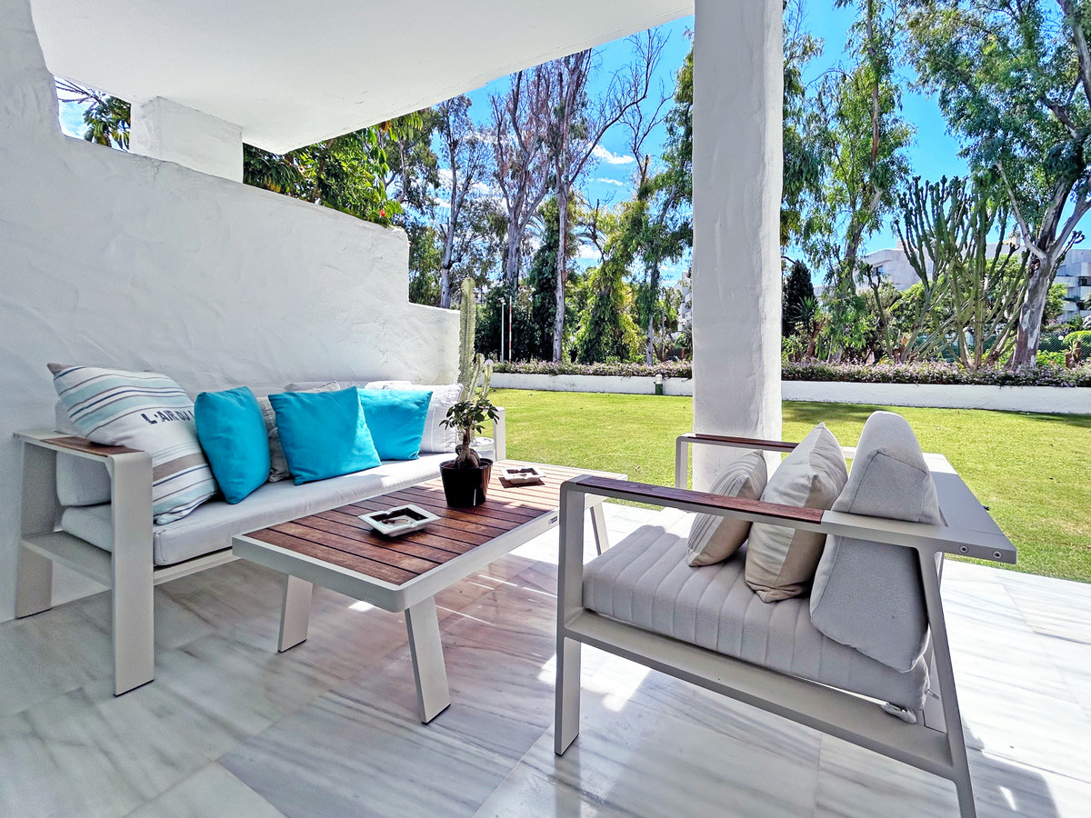 2 Bed Apartment for sale in Puerto Banús Costa Del Sol, Málaga, Spain