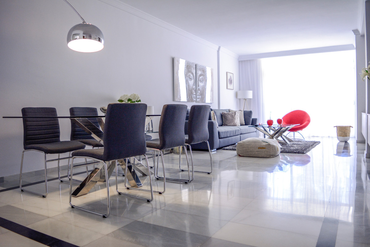 2 Bed Apartment for sale in Puerto Banús Costa Del Sol, Málaga, Spain