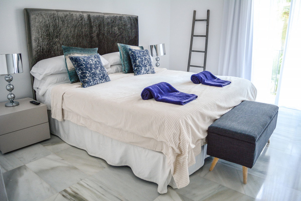 2 Bed Apartment for sale in Puerto Banús Costa Del Sol, Málaga, Spain
