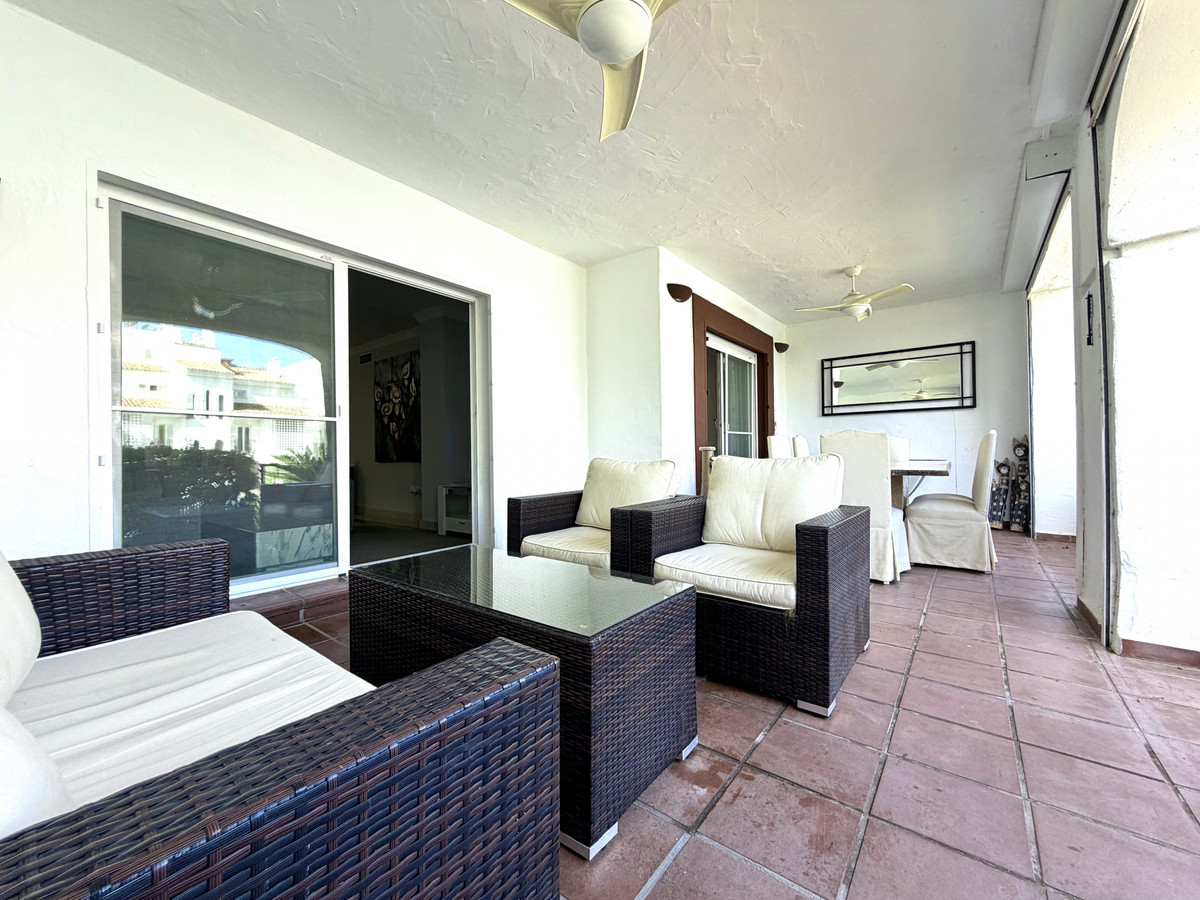 Se vende Apartamento Planta Media de 3 dormitorios en Costa Del Sol, Málaga, España