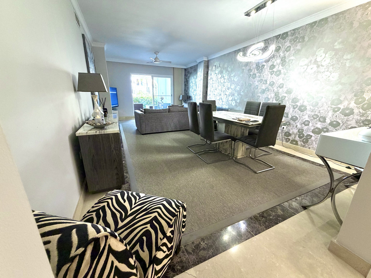 Se vende Apartamento Planta Media de 3 dormitorios en Costa Del Sol, Málaga, España