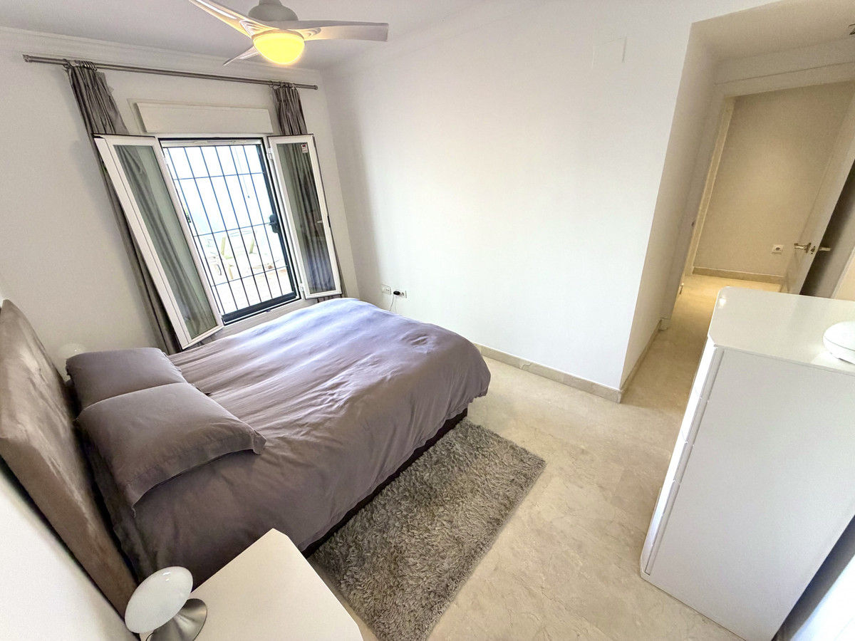 Se vende Apartamento Planta Media de 3 dormitorios en Costa Del Sol, Málaga, España